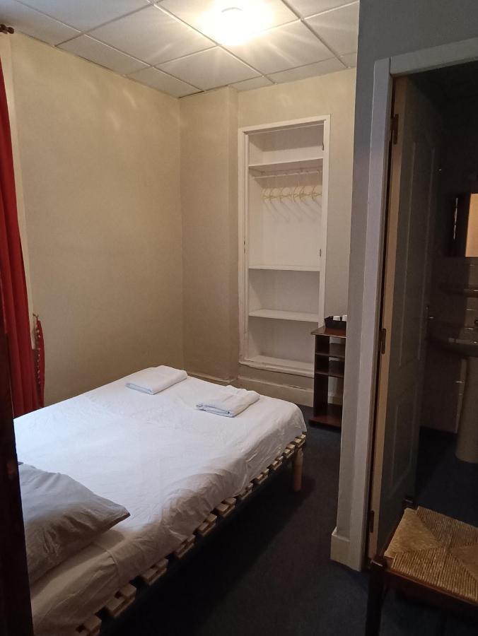 Chambre Chez Marie Et Didier 1 Minute A Pied Du Sanctuaire De Lourdes Esterno foto